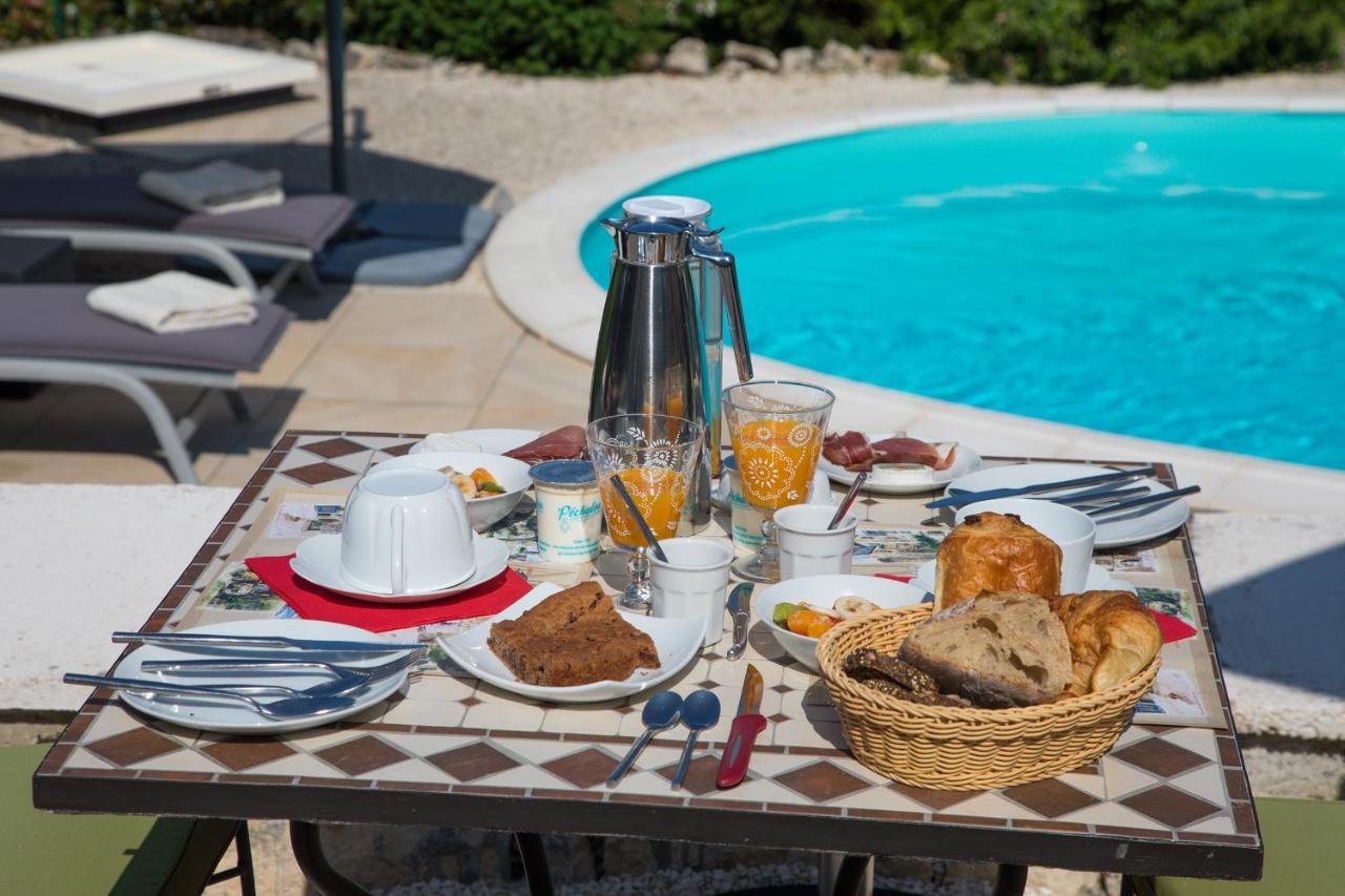 Domaine Des Pierres Blanches - Chambres D'Hotes Carlux Екстериор снимка